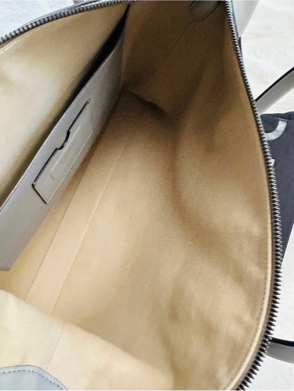 NEW Givenchy Antigona Leather Satchel Tote in Light Gray Leather - Picture 15 of 15